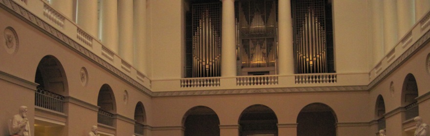 Copenaghen- Cattedrale-In angolo dell'interno e l'organo- 046